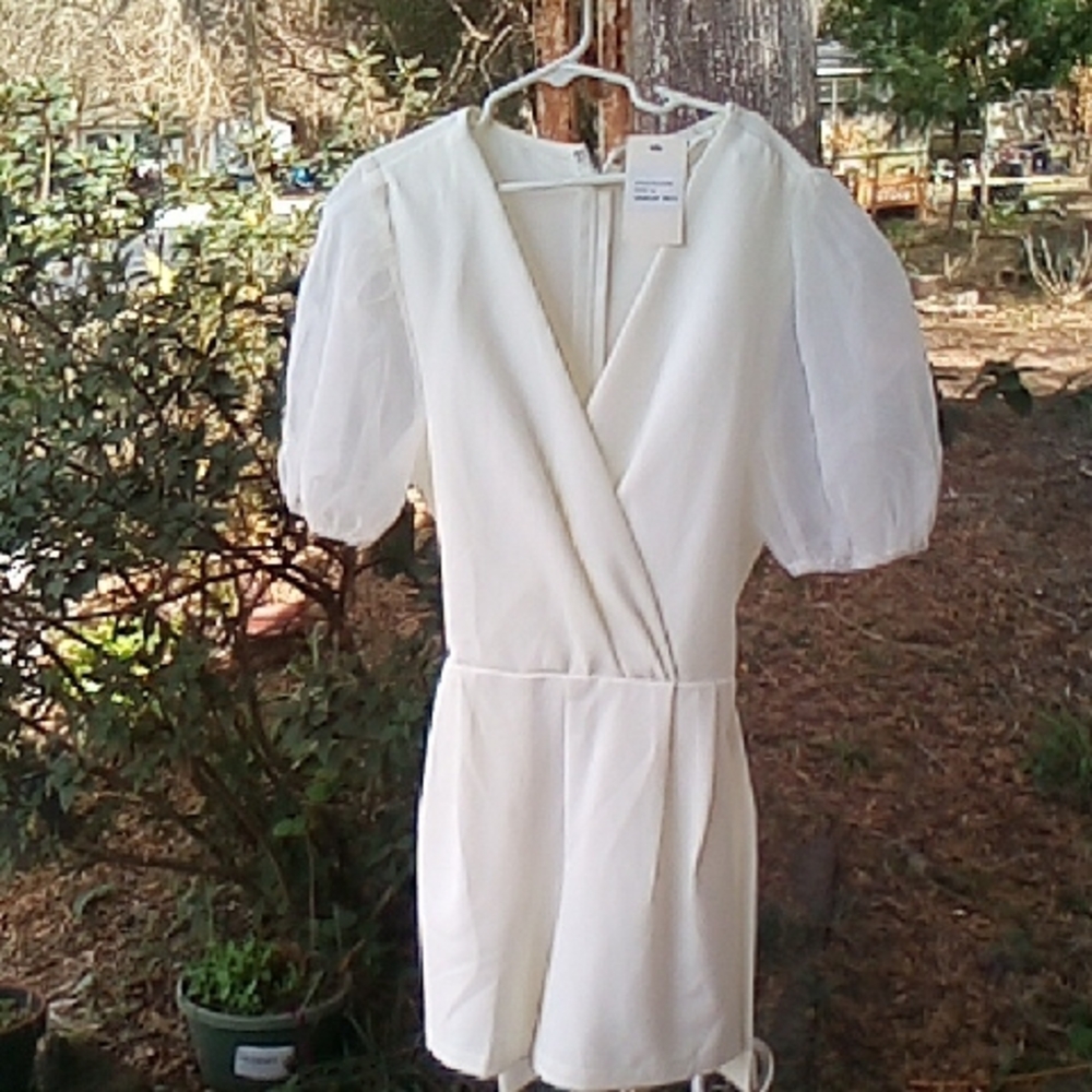 Elegant White Puff Sleeve Romper